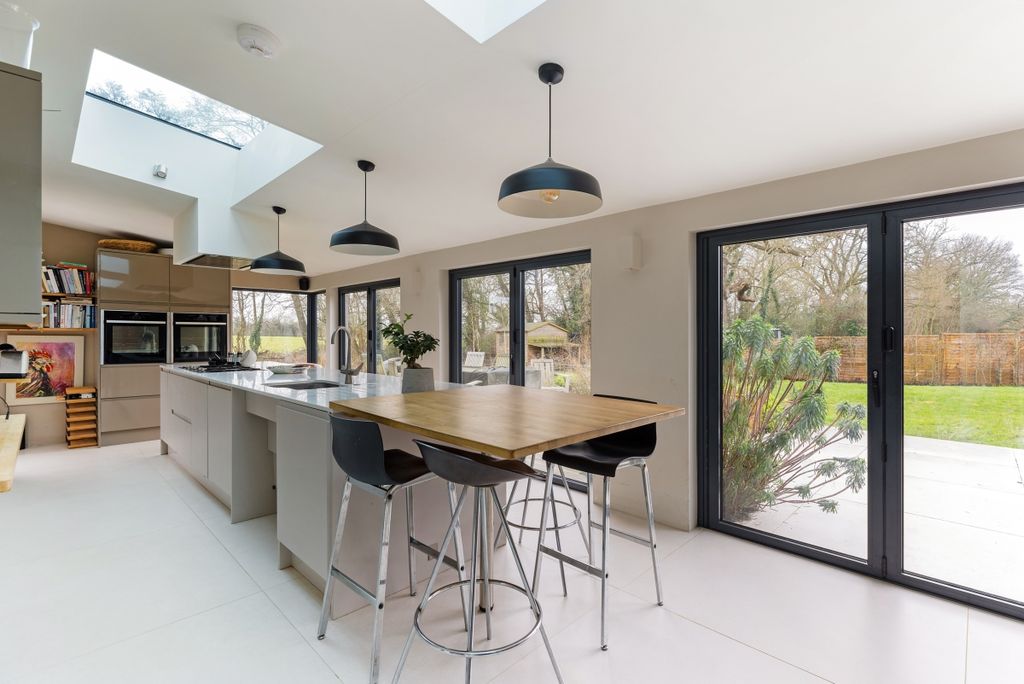 Property photo 3 of 13