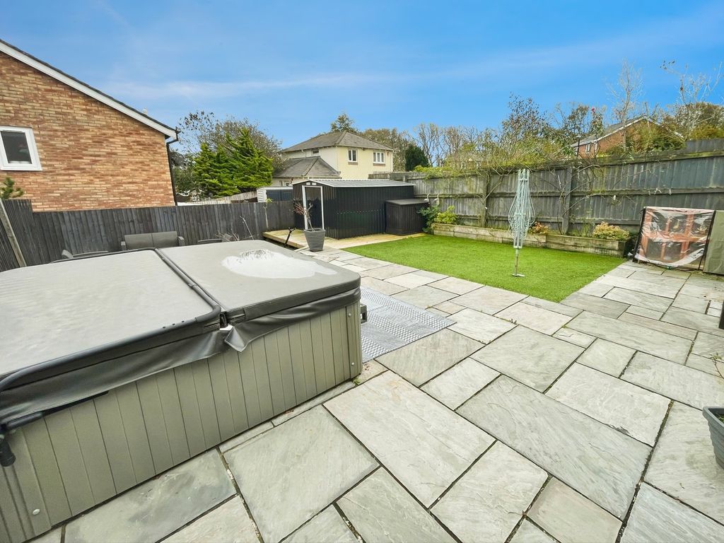 Property photo 2 of 19