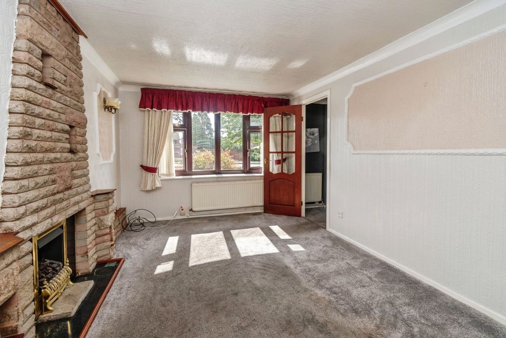 Property photo 3 of 17 Pbox-Img.Jpg