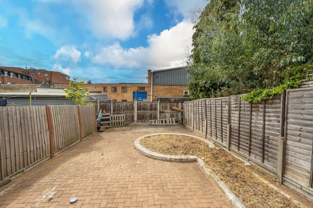Property photo 2 of 10