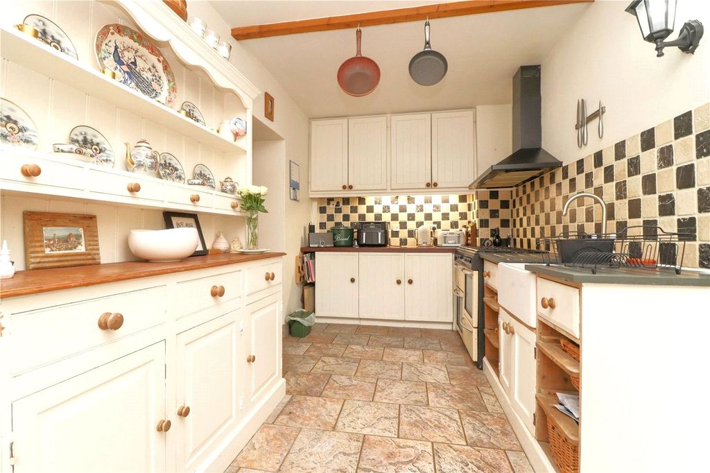 Property photo 2 of 27 Picture No. 39