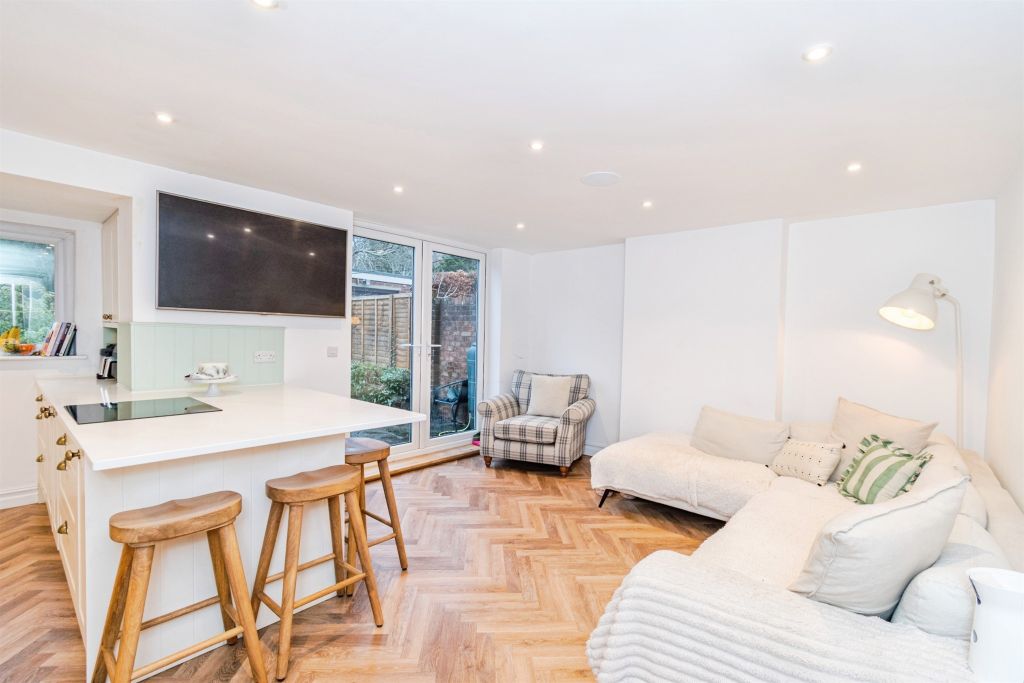 Property photo 3 of 20