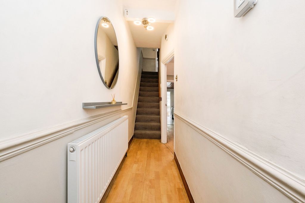 Property photo 2 of 19 Pbox-Img.Jpg