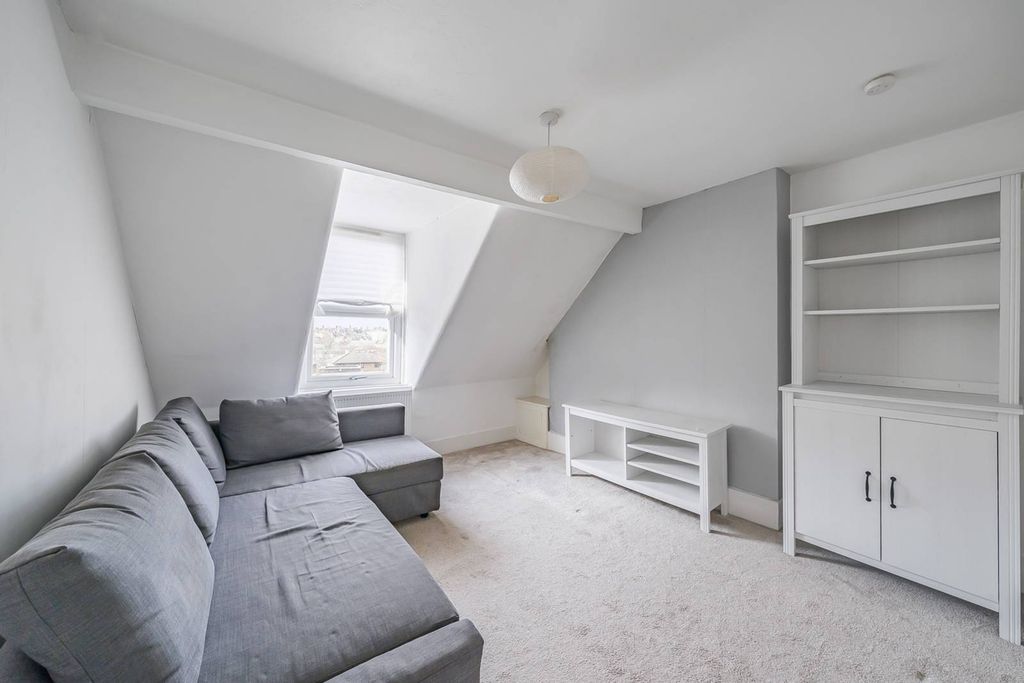 Property photo 1 of 3