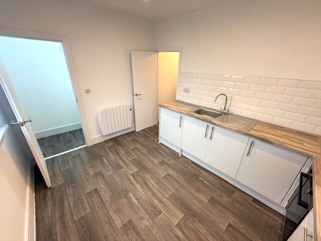 Property photo 2 of 15 Image8