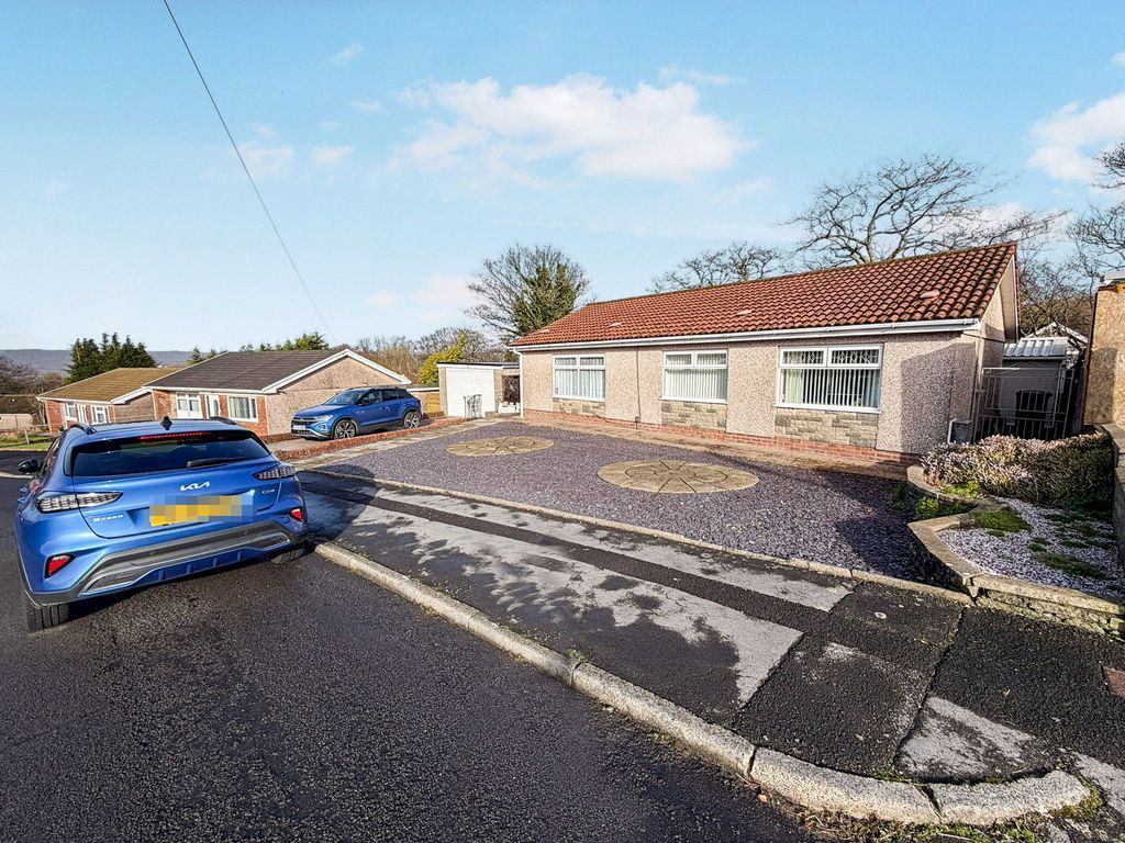 Property photo 3 of 21