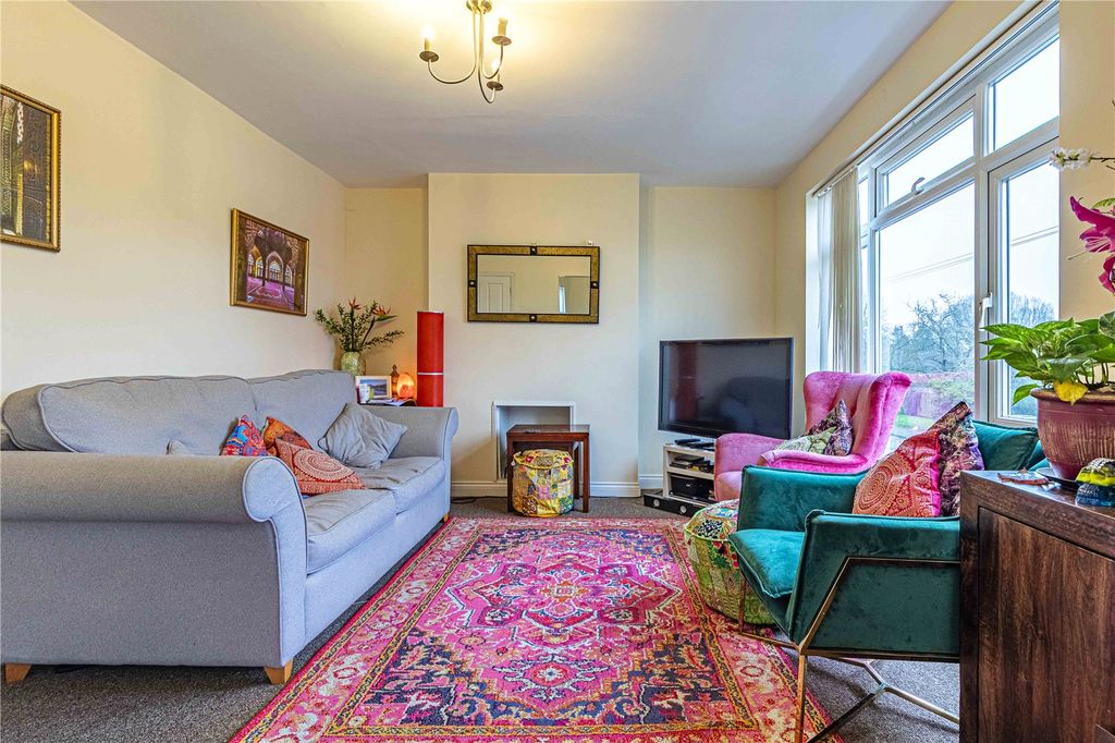 Property photo 3 of 16 Picture No. 27