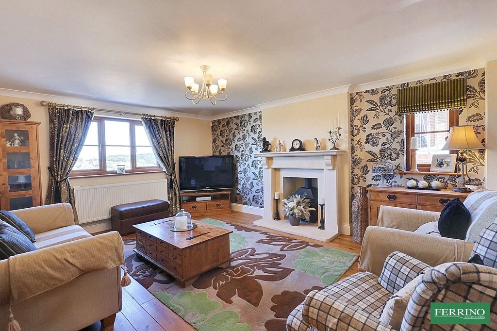 Property photo 3 of 30 Sitting Room