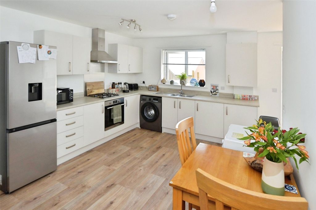 Property photo 3 of 13 Picture No. 01