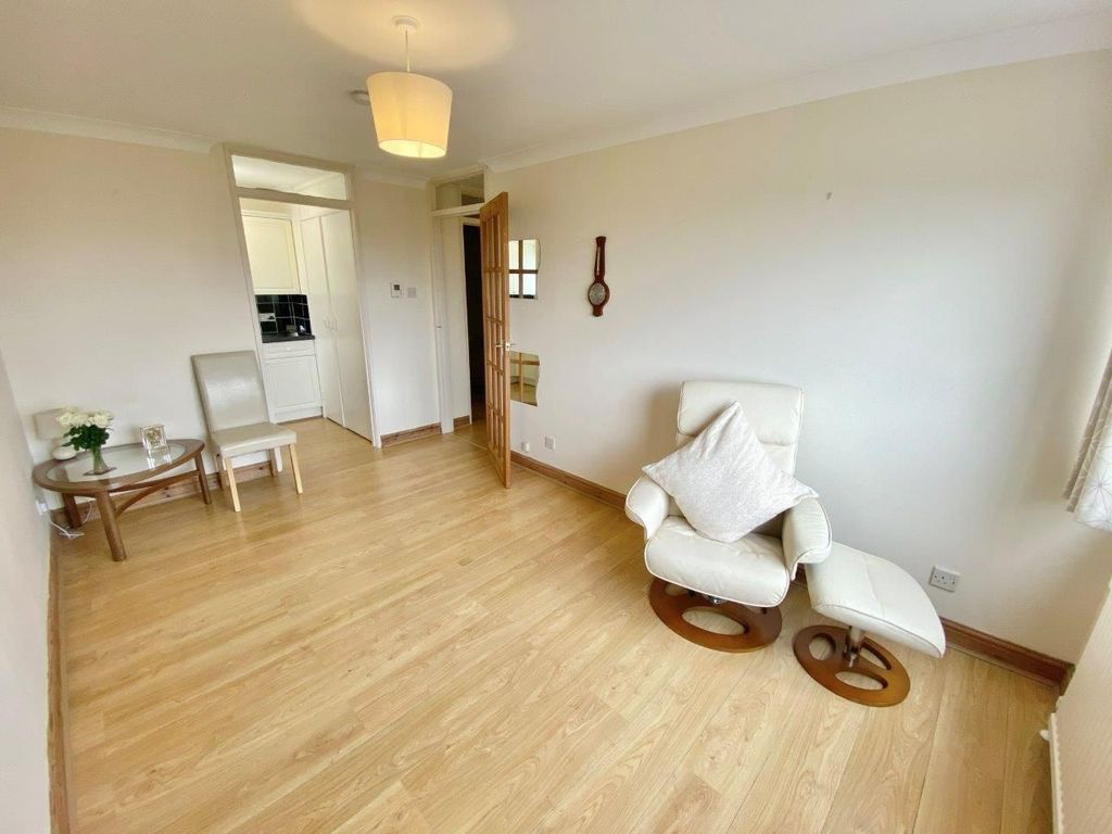 Property photo 3 of 11