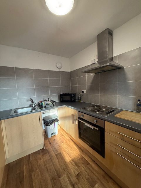 Property photo 2 of 11 Kitchen