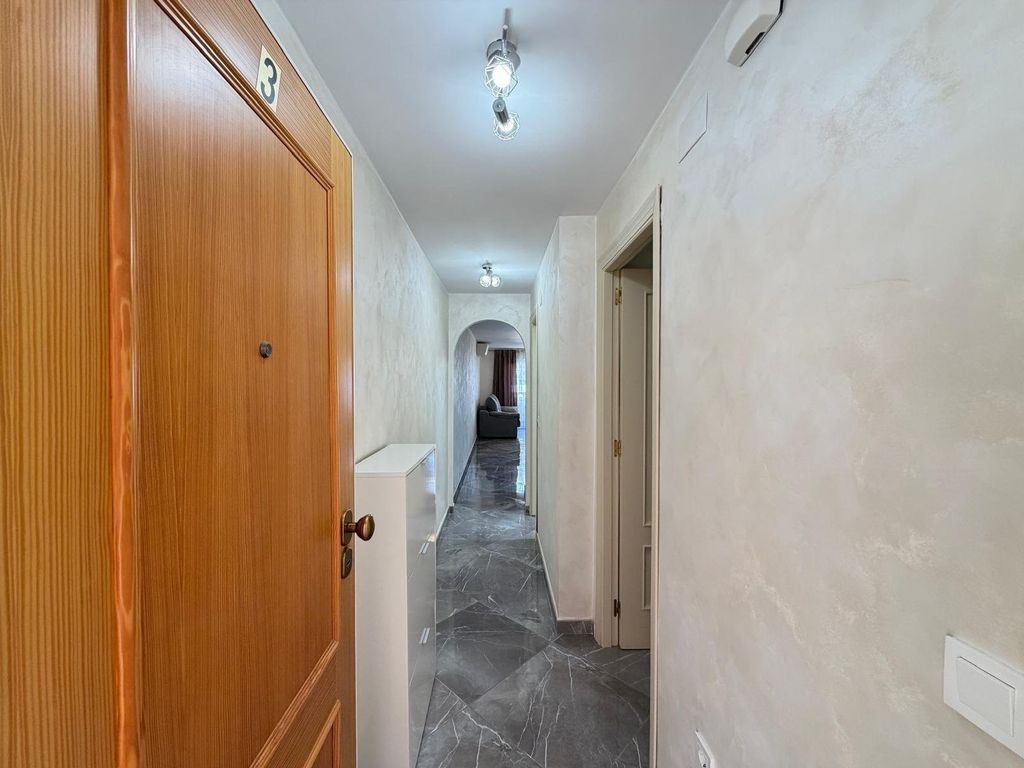 Property photo 2 of 50