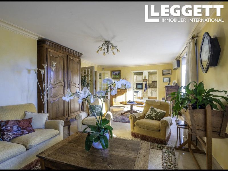 Property photo 2 of 10