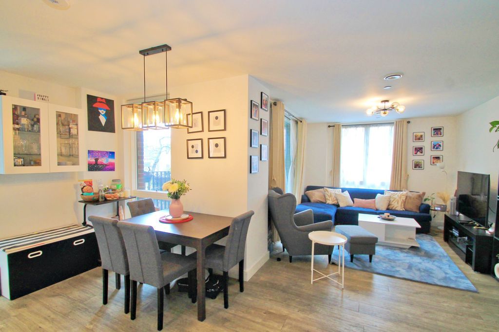 Property photo 3 of 14 Photo 12