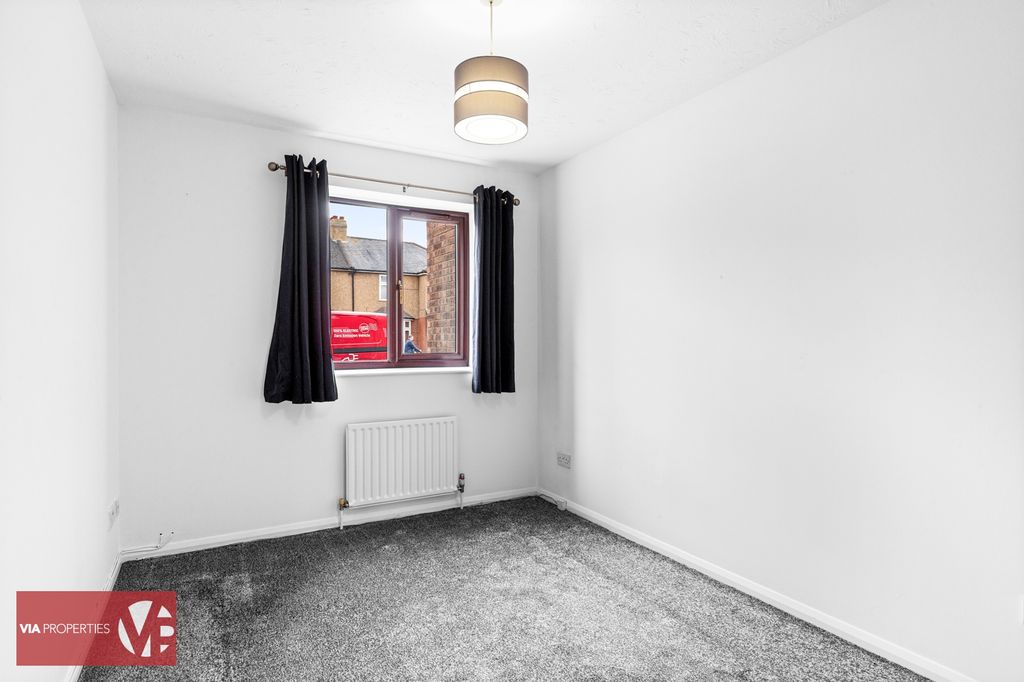 Property photo 2 of 15 Photo 6
