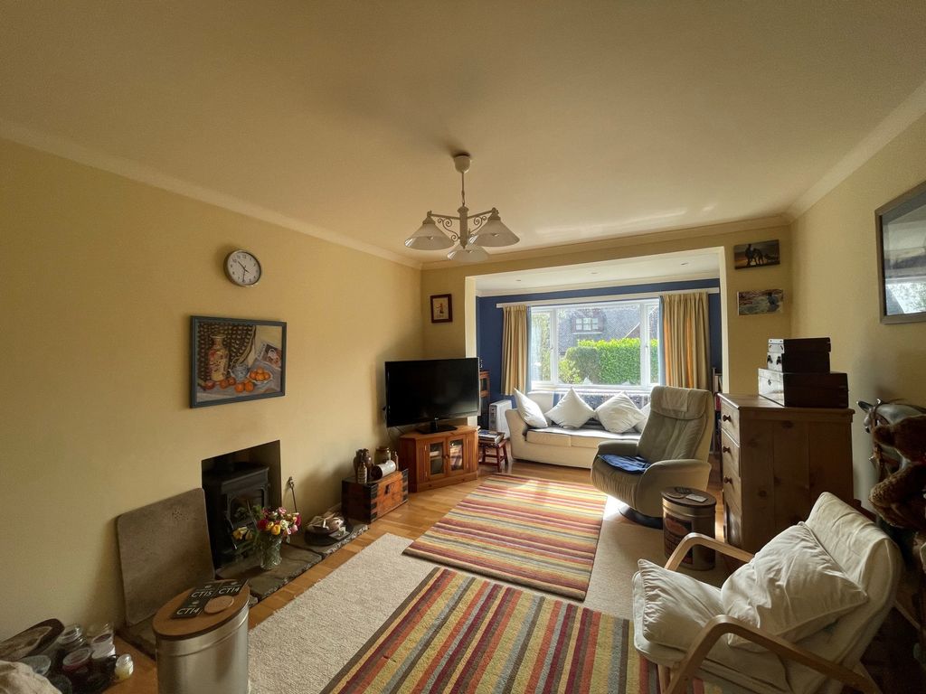 Property photo 2 of 11 Photo 4