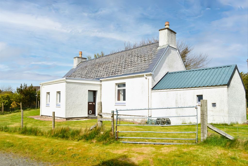 Property photo 1 of 32 The Cottage