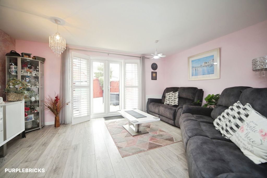 Property photo 3 of 33