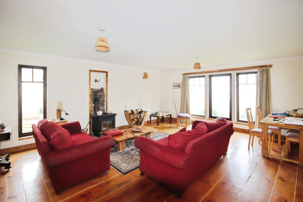Property photo 3 of 18