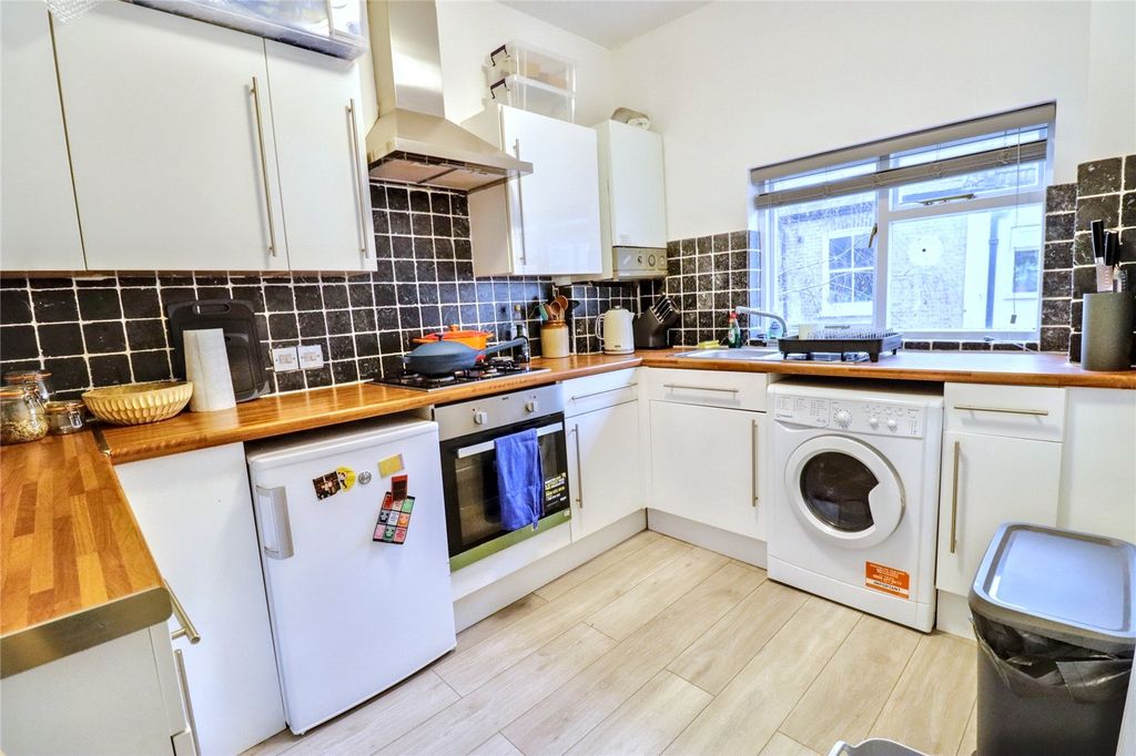 Property photo 2 of 14 Picture No. 06