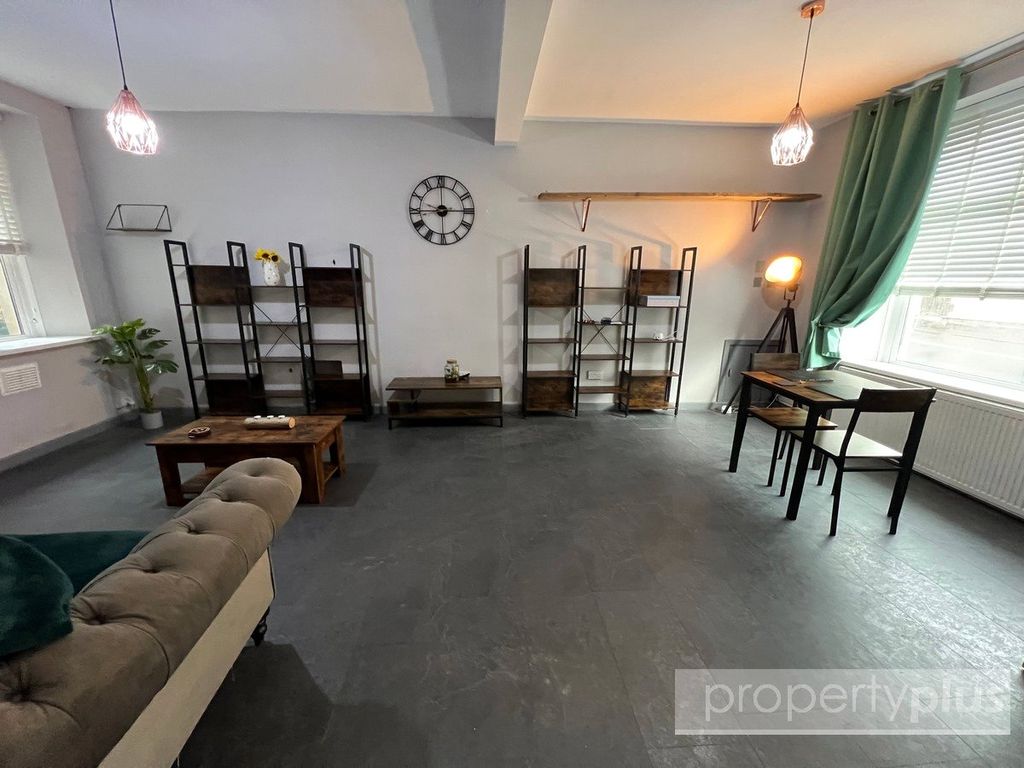 Property photo 3 of 18 Picture No. 12