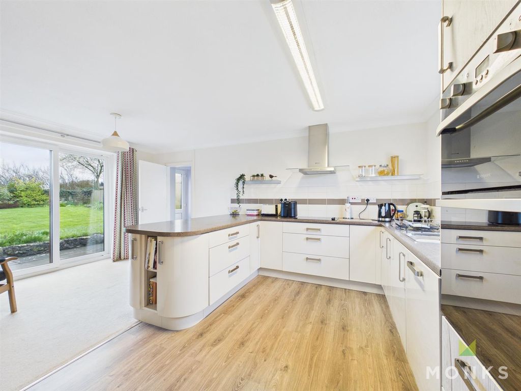 Property photo 2 of 27 Cam01420G0-Pr0853-Still022.Jpg