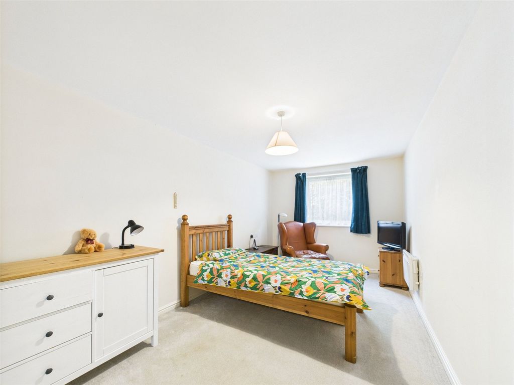 Property photo 2 of 8 Bedroom