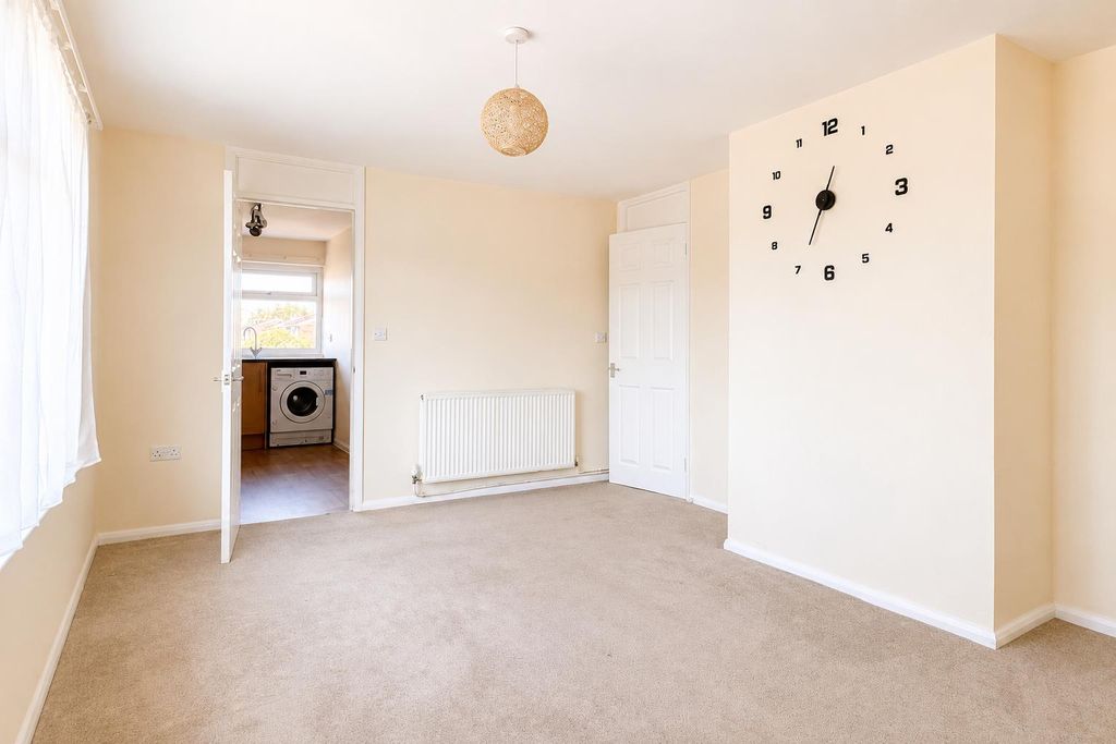 Property photo 3 of 9 Living Room