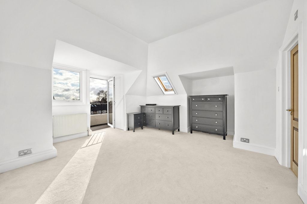 Additional image 13 of 3 bed flat for saleBycullah Road, Enfield EN2