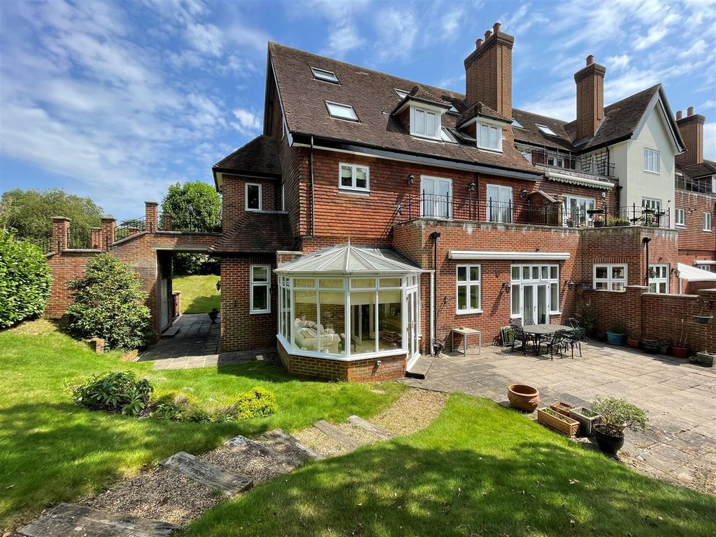 Property photo 1 of 35