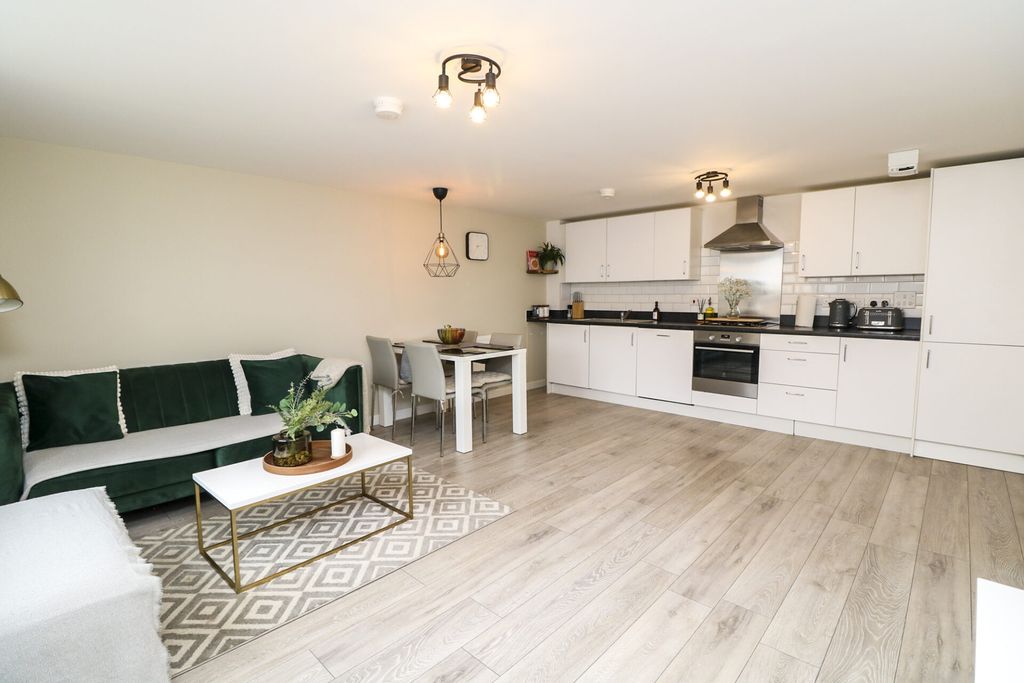 Property photo 3 of 13