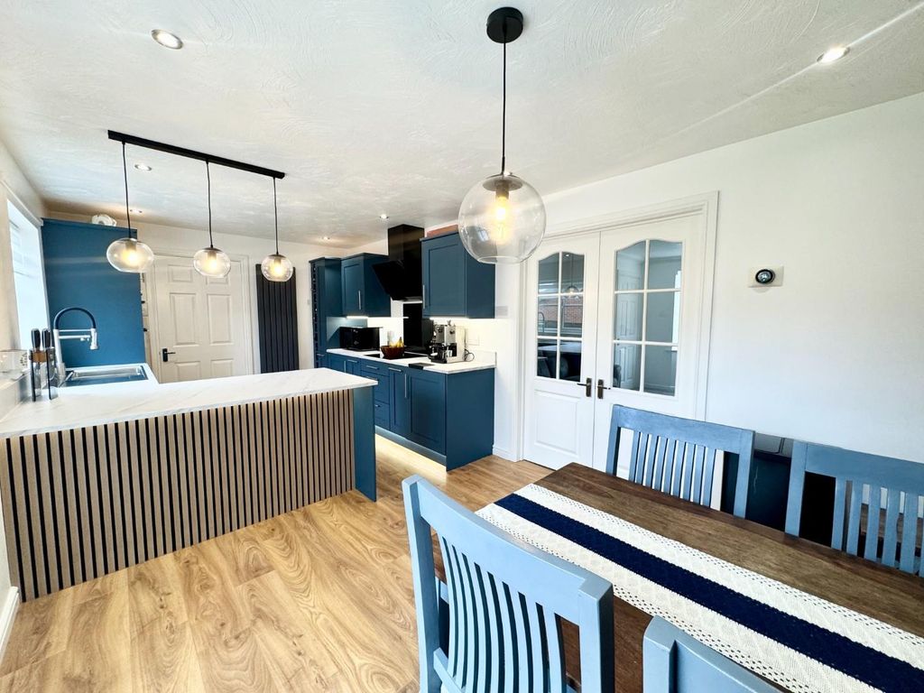 Property photo 2 of 23 Kitchen\Diner