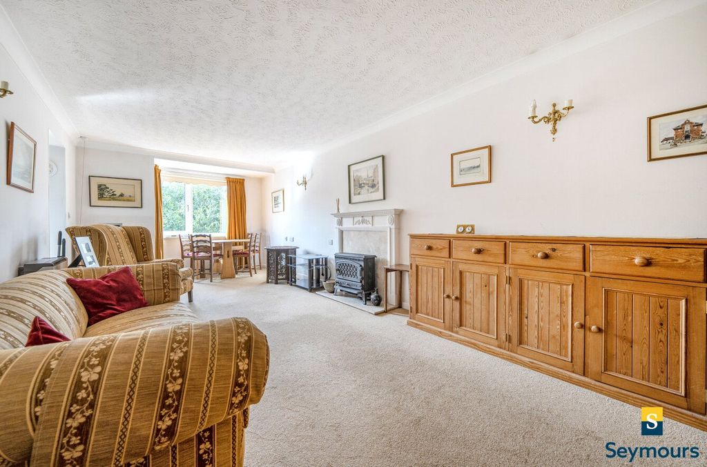 Property photo 2 of 13 Living/Dining Room