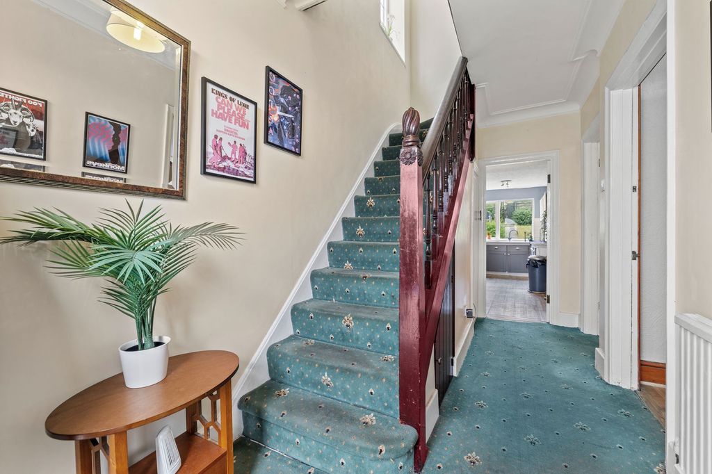 Property photo 3 of 23