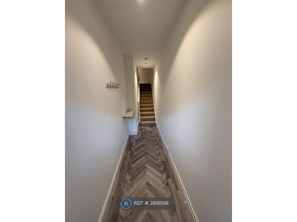 Property photo 2 of 17 Entrance