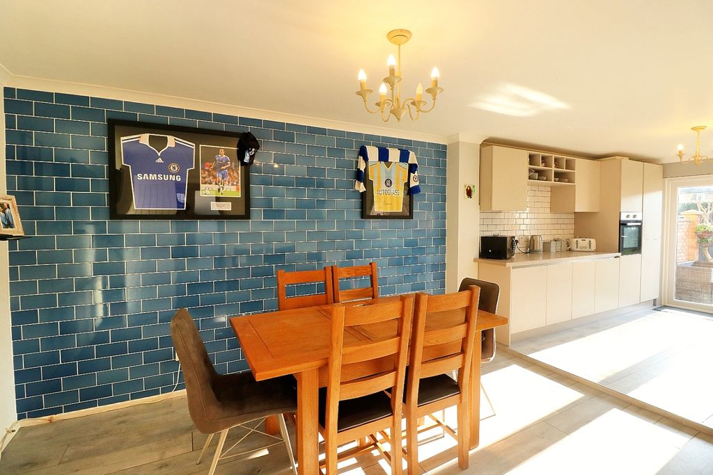 Property photo 3 of 16 0122(7)