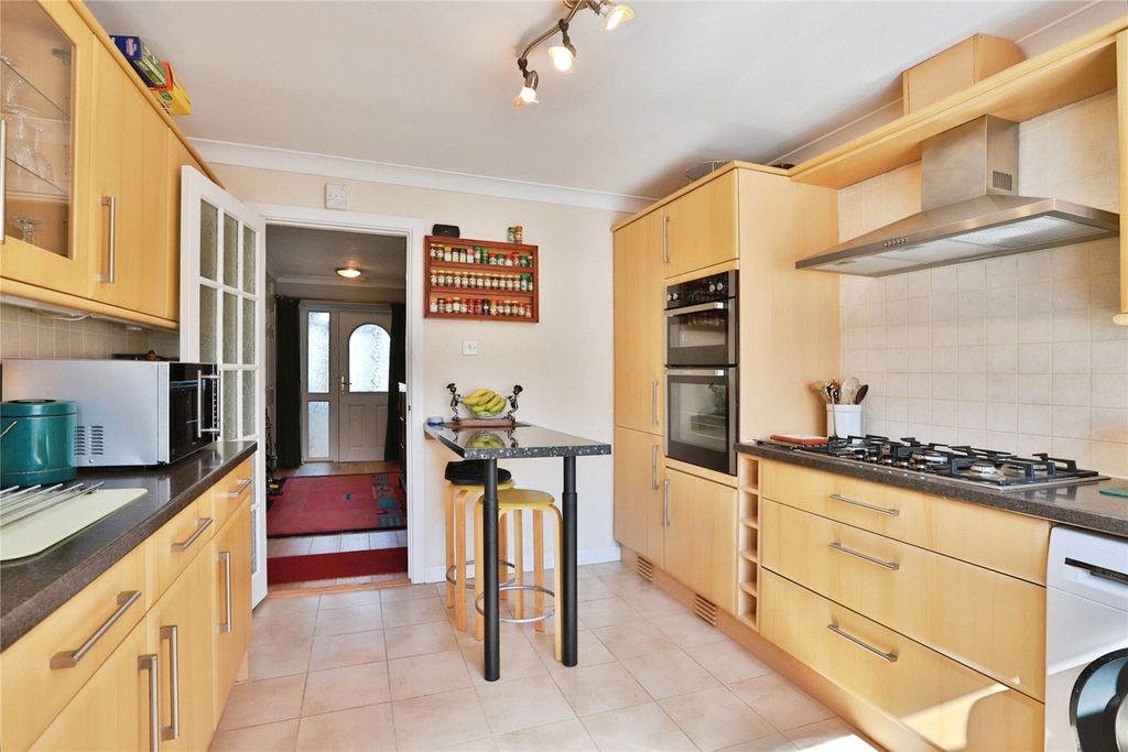 Property photo 3 of 16 Picture No. 15