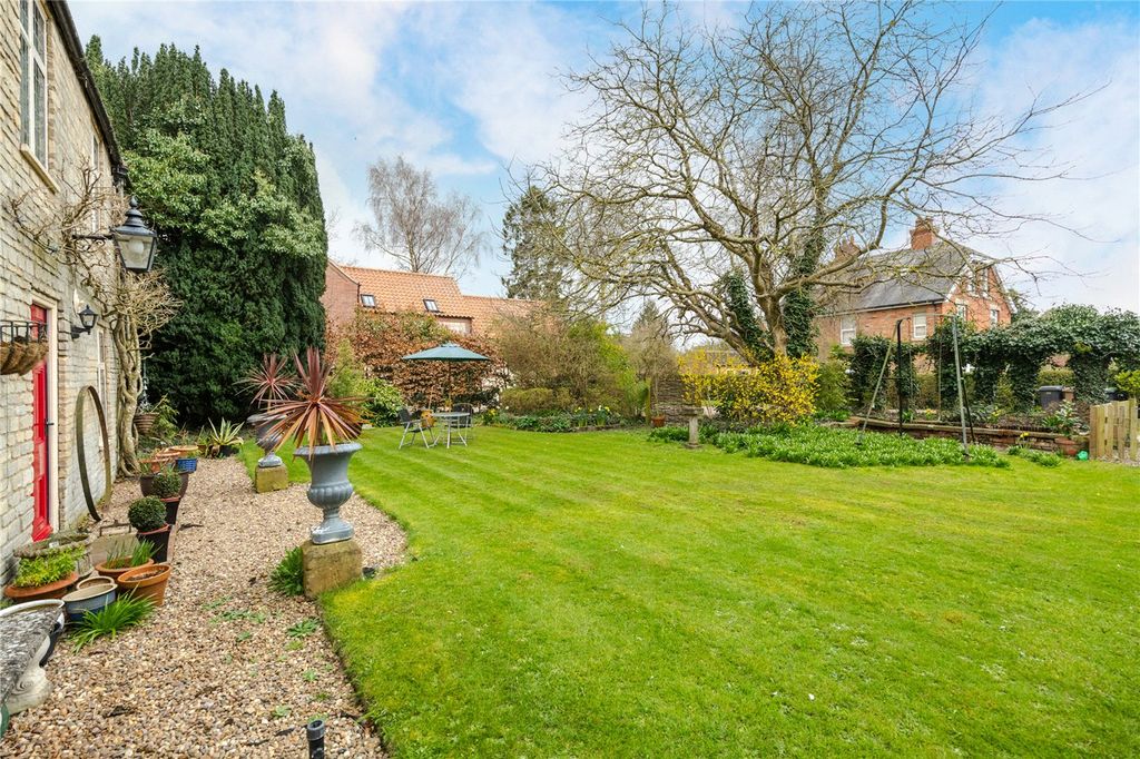 Property photo 2 of 14 Picture No. 03