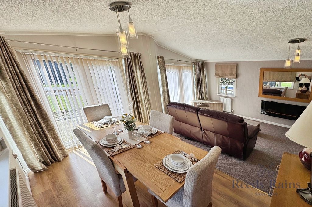 Property photo 3 of 15 Picture No. 05