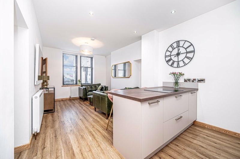 Property photo 3 of 36 Lounge With Open Plan Kitchen