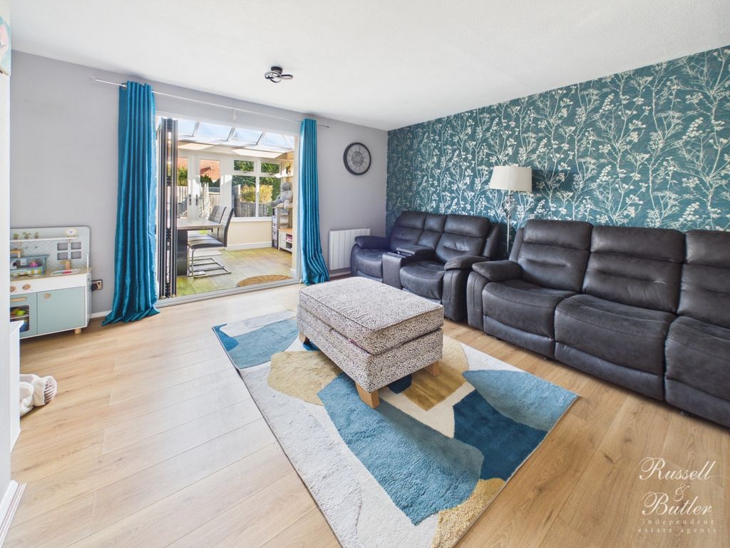 Property photo 2 of 14 Cam01995G0-Pr0418-Still011