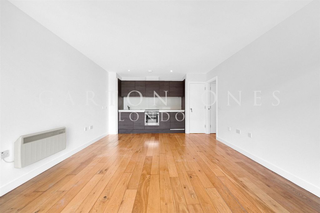 Property photo 3 of 14 Kitchen