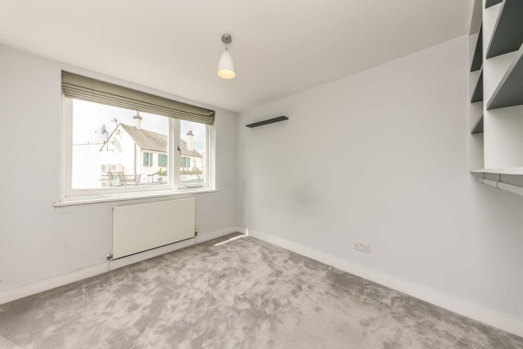 Property photo 3 of 5