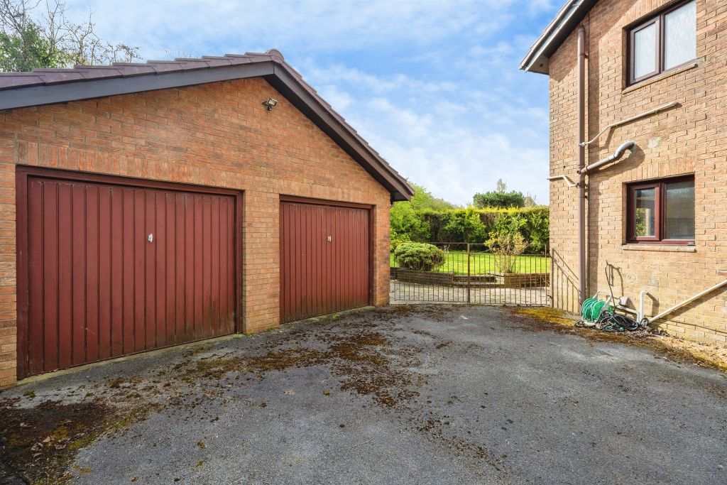 Property photo 2 of 26