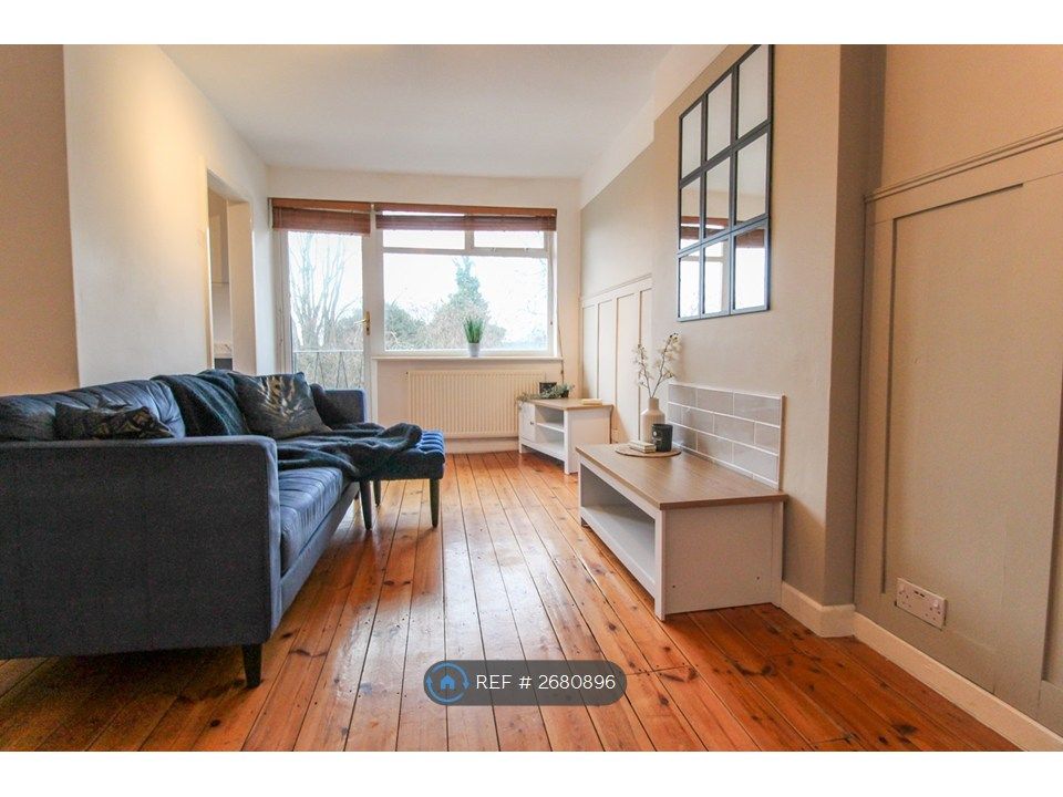 Property photo 2 of 23 Living / Dining Room