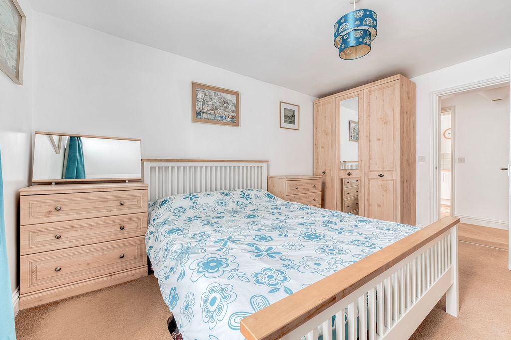 Additional image 8 of 3 bed flat for saleSt. Georges Road, Pakefield NR33