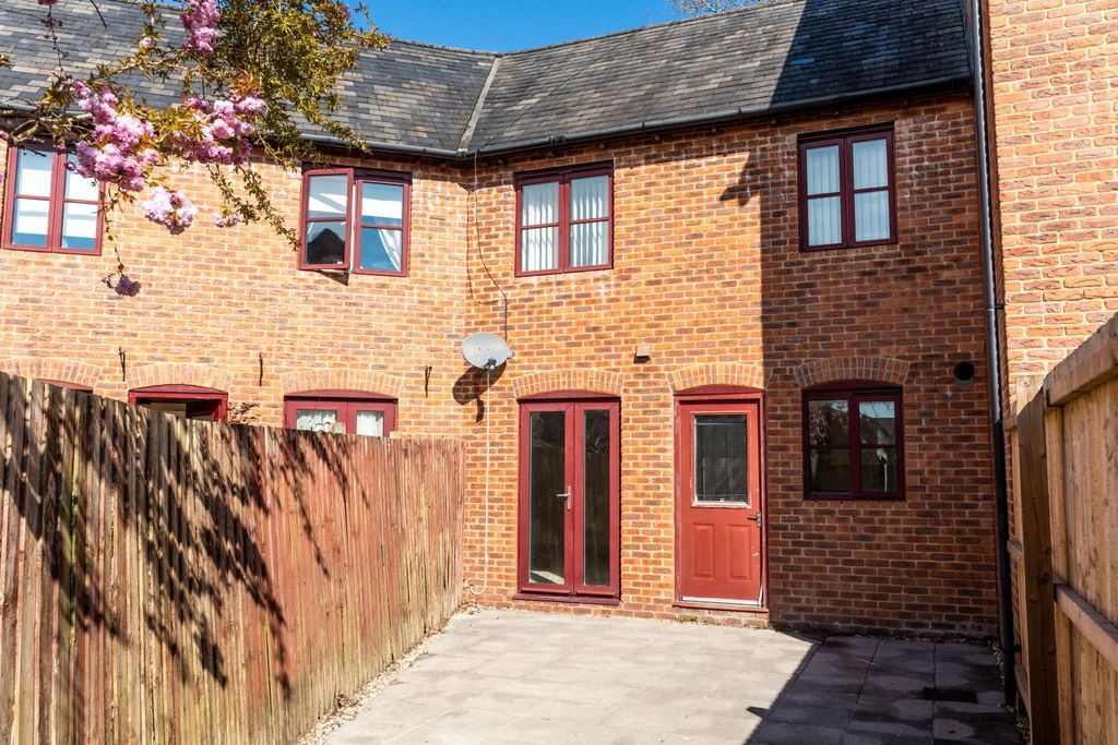 Property photo 1 of 25 Jamaica Walk-15