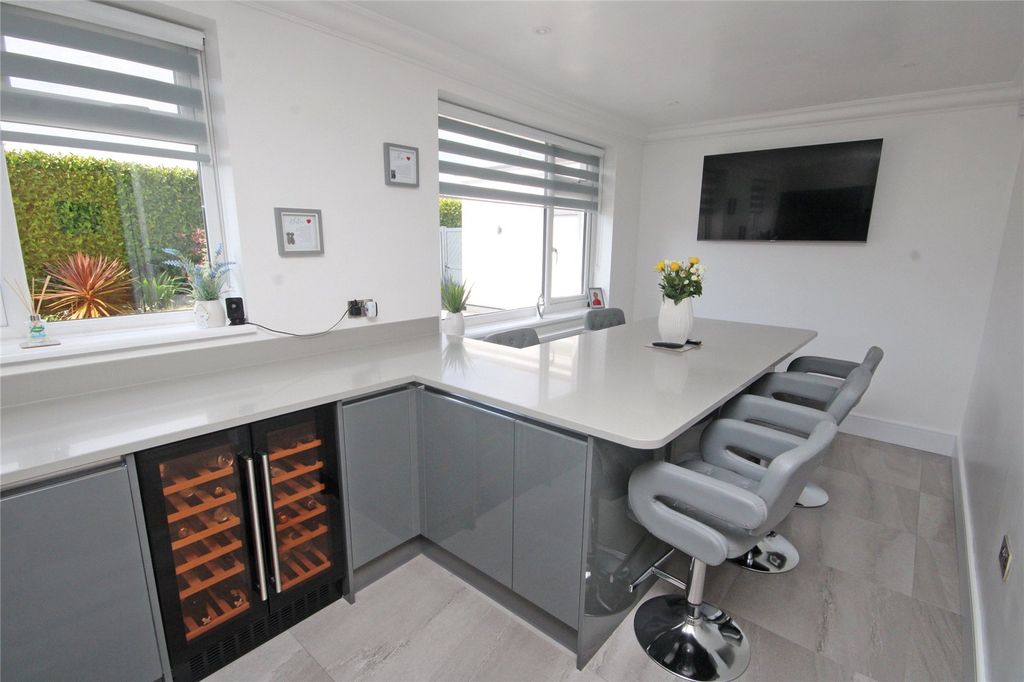 Property photo 3 of 17 Picture No. 04