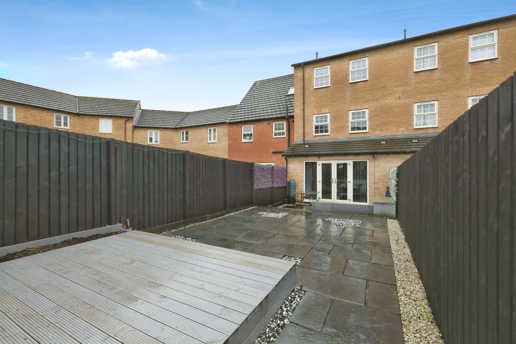 Property photo 2 of 20