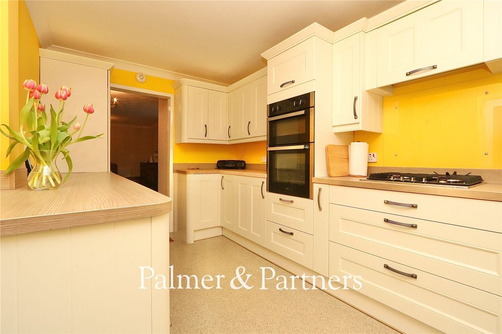 Property photo 3 of 24 Picture No. 02